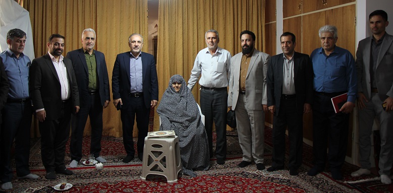 دیدار رئیس سازمان جهاد کشاورزی استان البرز با خانواده شهیدان رضایی